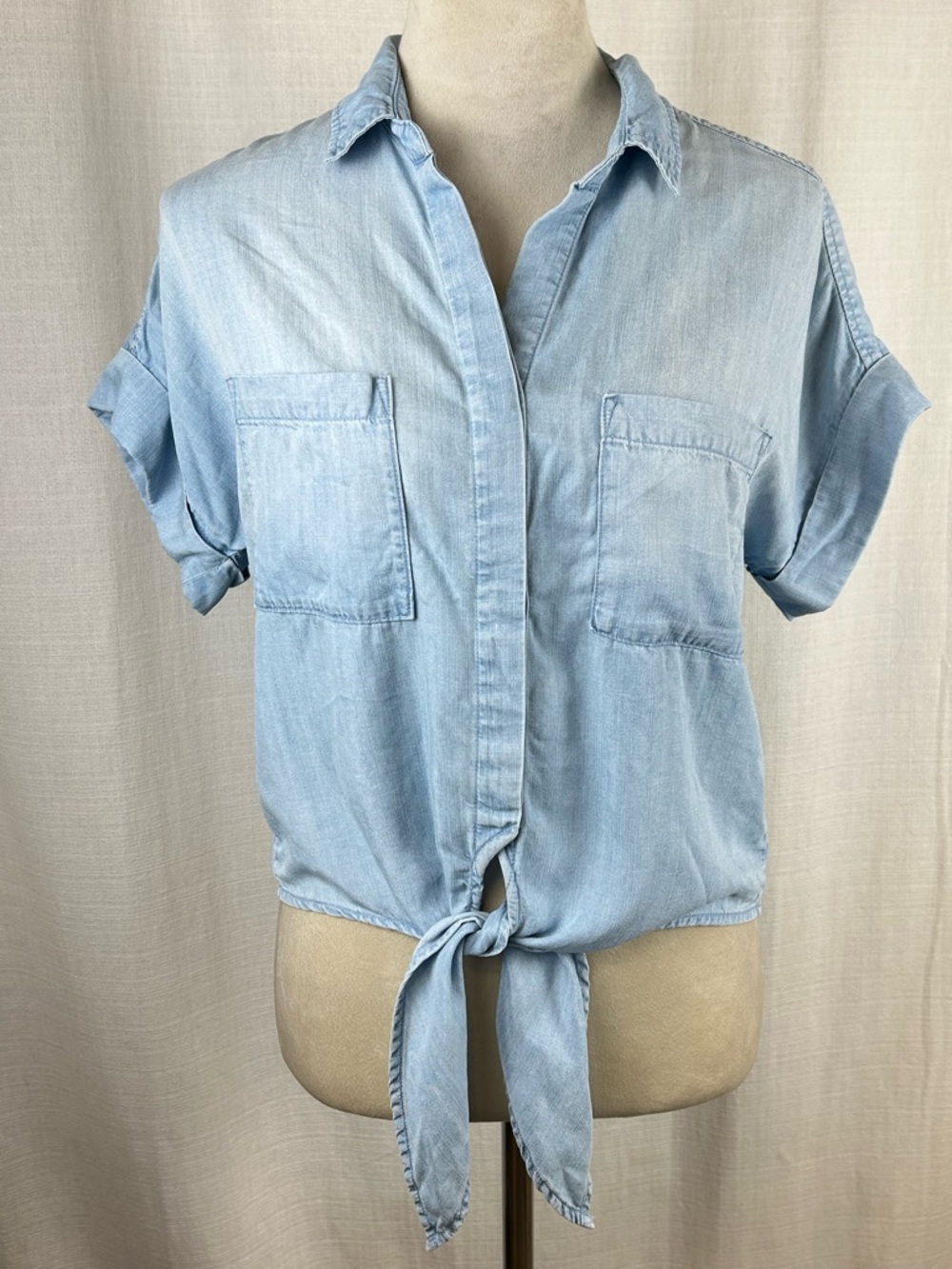 Bella Dahl Light Chambray Tie-Front Button Down Shirt